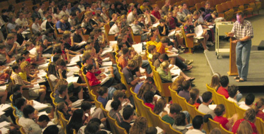 Jeff Myers speaks to crowded auditorium